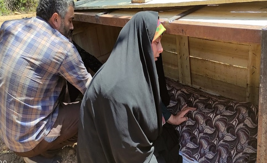 «فریده» پدر را در آغوش گرفت/ انتقال مزار شهید «محمد شمسی» پس از سه سال پیگیری