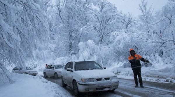 بارش خفیف برف در محور سیاهکل – دیلمان با حداکثر ارتفاع برف ۵ سانتیمتر