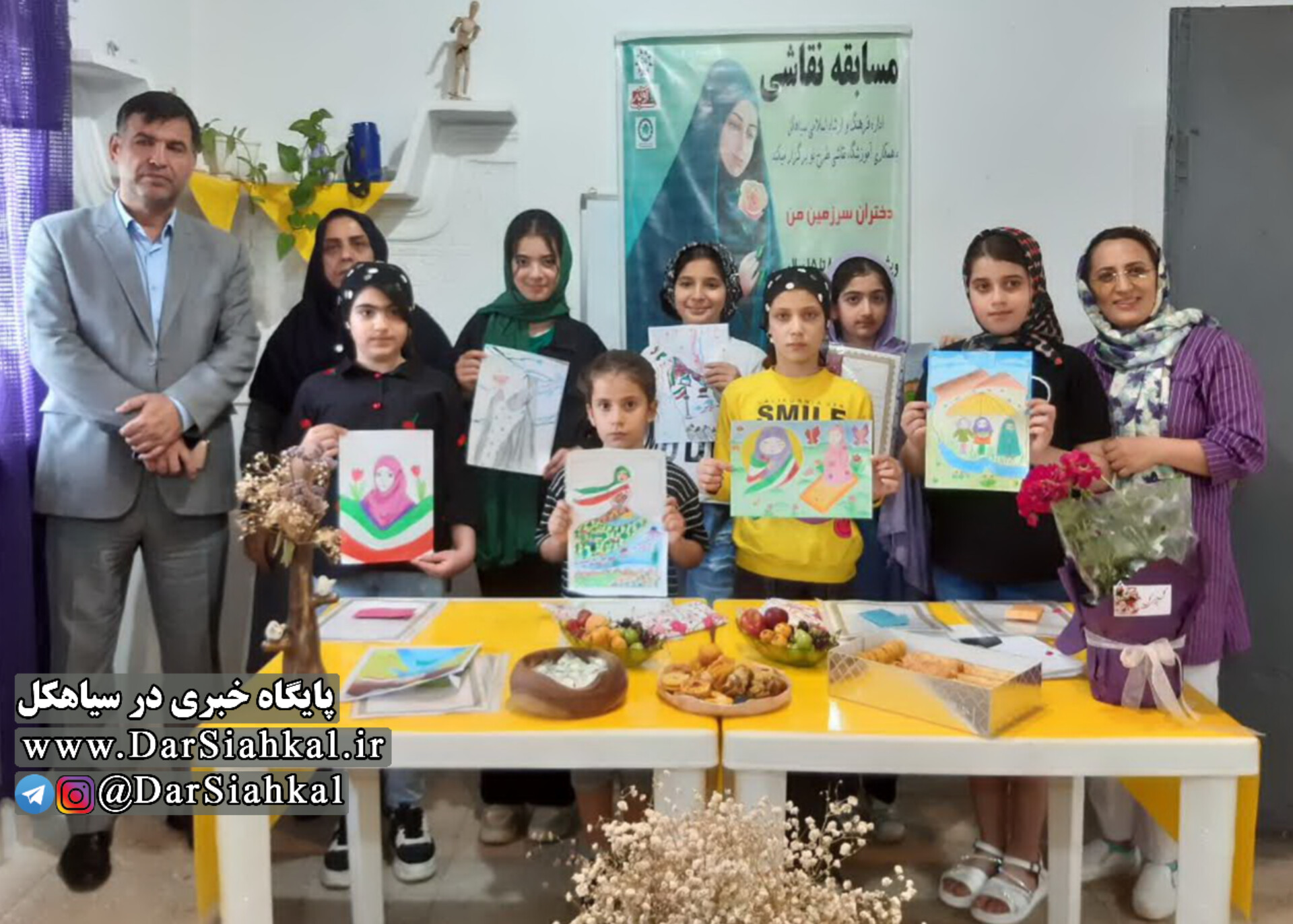 تجلیل از نفرات برتر مسابقه نقاشی «دختران سرزمین من» در  سیاهکل + تصاویر