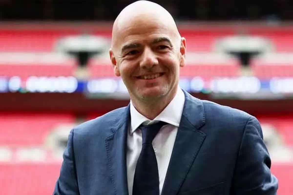 پست جالب رئیس فیفا از زمین فوتبال روستای لیالمان لاهیجان/ دعوت تاج از اینفانتینو جهت حضور در لاهیجان