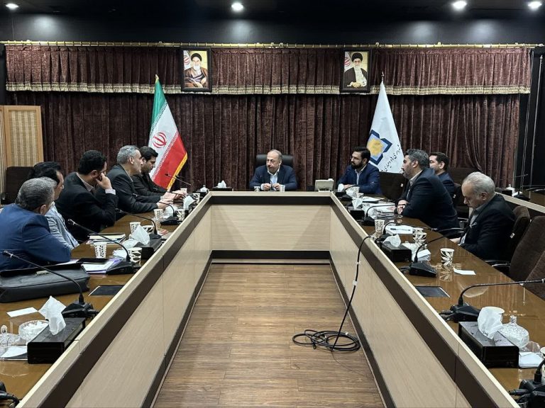 دیدار شهردار و رییس شورای شهر لاهیجان‌ با معاون عمرانی وزیر کشور