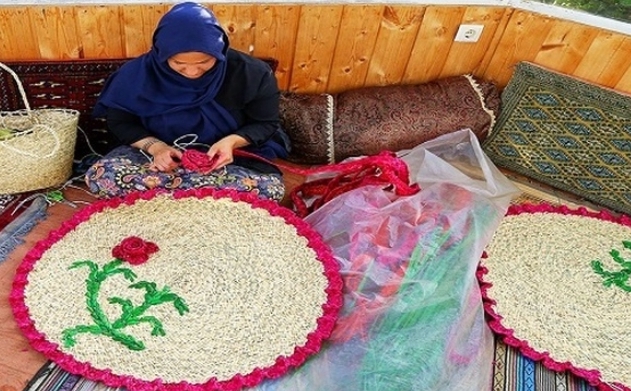 آموزش خانه به خانه حصیربافی در خمام