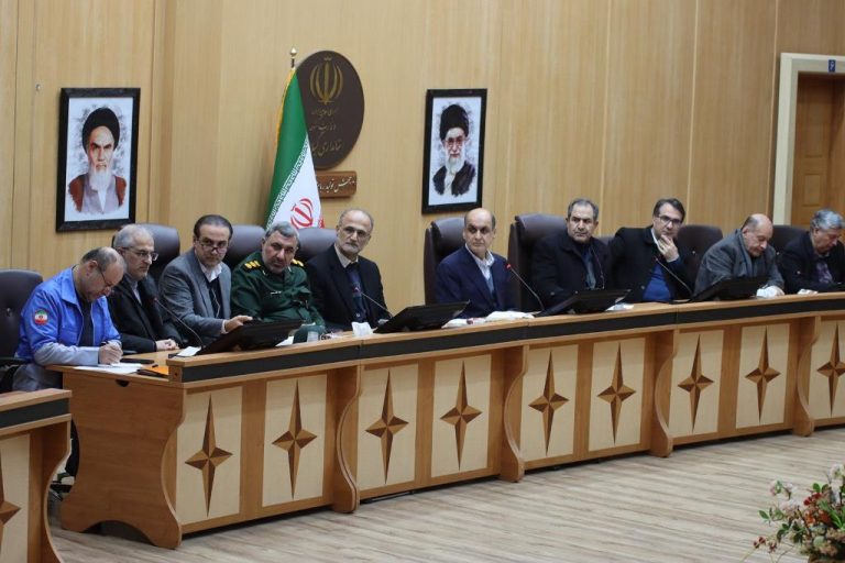 ۲۴ ساعت آینده سخت خواهد بود / در گیلان مشکل انرژی و نان نداریم