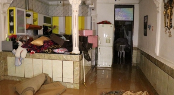 آب‌گرفتگی ۱۰۰ واحد‌ مسکونی در پیربازار رشت