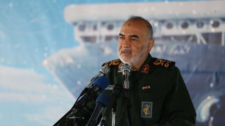 سردار سلامی: ایران مهارت کافی برای خنثی کردن اثرات تحریم دشمنان را دارد