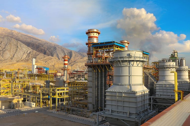 وزارت نیرو به جای تمرکز بر سیاست‌گذاری صحیح، تلاش دارد با فرافکنی، کمبود گاز را عامل اصلی خاموشی‌ها جلوه دهد