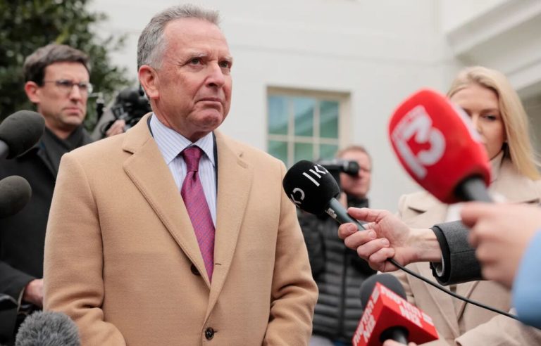 ترامپ آماده مذاکره با ایران است تا «همه چیز را حل کند» و تحریم‌ها را بردارد