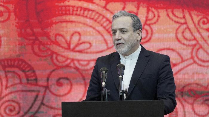 عراقچی: پاسخ رسمی به نامه آقای ترامپ را از طریق عمان ارسال کردیم