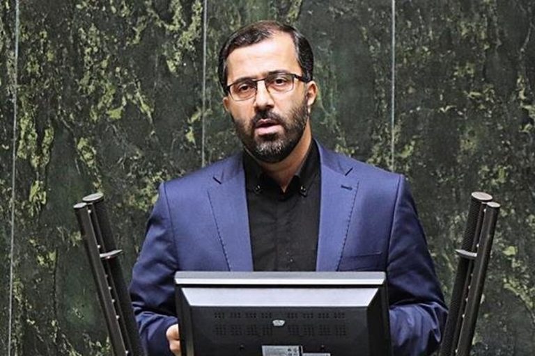 کاهش ساعت کاری شامل کارگران و بخش خصوصی می‌شود / قراردادهای جاری مشمول این کاهش ساعت نیستند