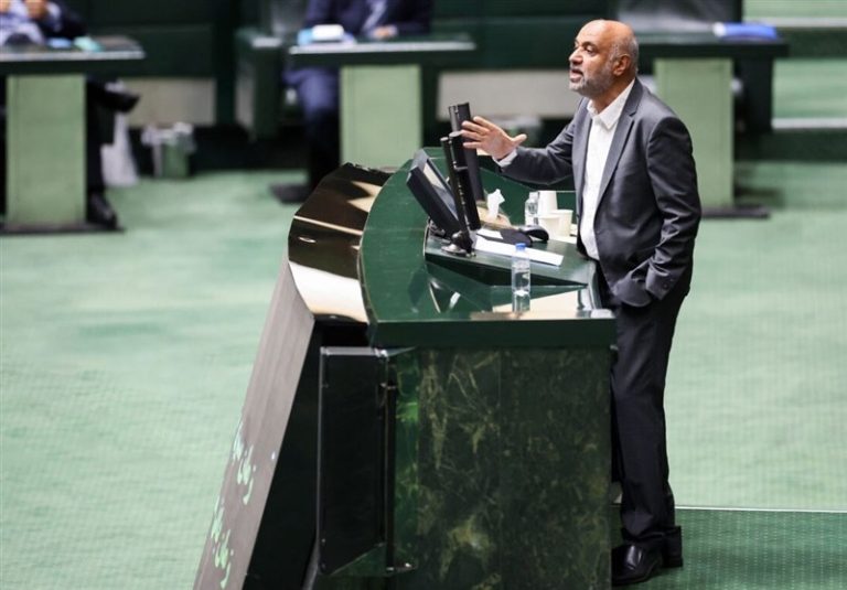 وزیر کار برای توضیحات درباره حذف یارانه‌ها به مجلس می‌رود / دولت نباید صرفاً به میزان درآمد خام خانوارها بسنده کند