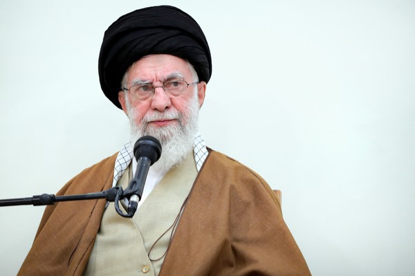 «کوتاهی‌»، «دهن‌لقّی»، «کمک نکردن»، «اعتراض کردن بیخودی‌»، «صبر نکردن» و «تحلیل غلط از اوضاع» می‌تواند تحقق پیروزی را عقب انداخته و مسیر تاریخ را عوض کند