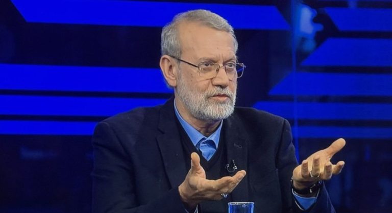 لاریجانی: اگر آمریکا اشتباهی کند، ایران را به سمت سلاح هسته‌ای می‌برد