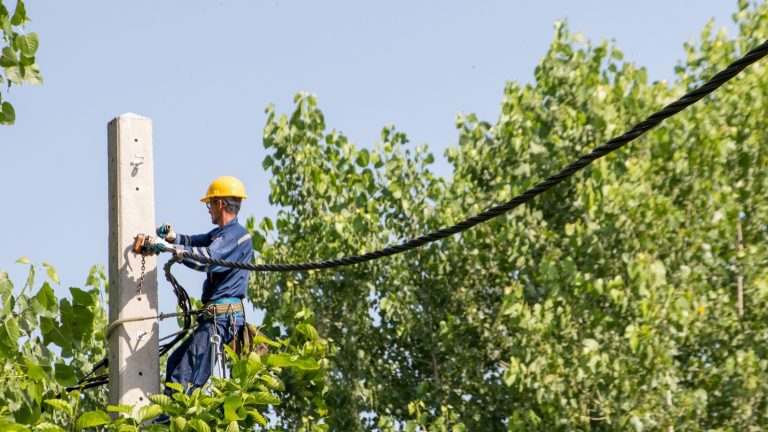 تحول دیجیتال و توسعه زیرساخت‌ها، محور فعالیت‌های توزیع برق گیلان در سال ۱۴۰۳