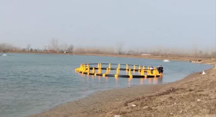 نصب اولین قفس کم‌عمق تولید ماهی در آب‌بندان‌های گیلان