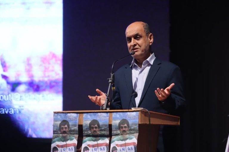 مردمی بودن؛ راز ماندگاری کاپیتان قایقران / ملوان نبود، قایقرانی هم نبود!