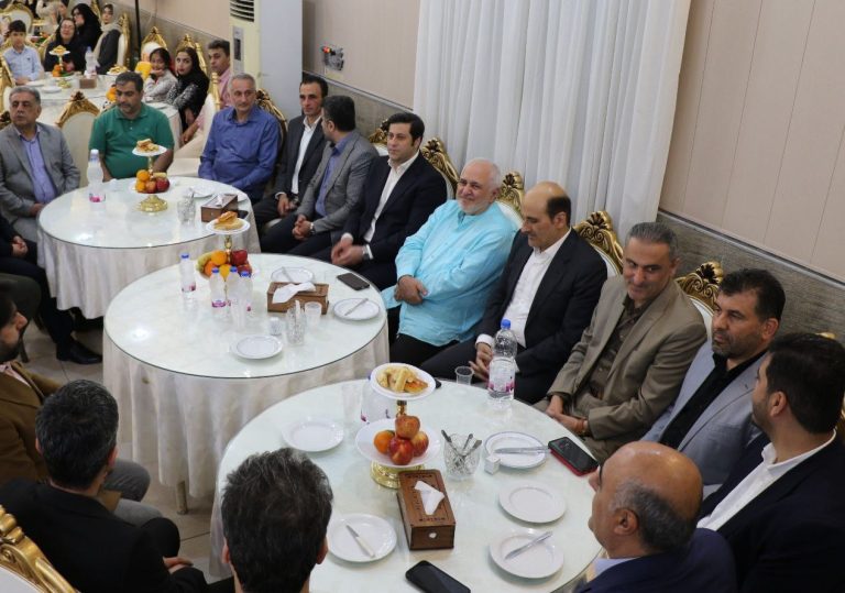 جشن روز کارگر با حضور «محمدجواد ظریف» در لاهیجان برگزار شد + تصاویر