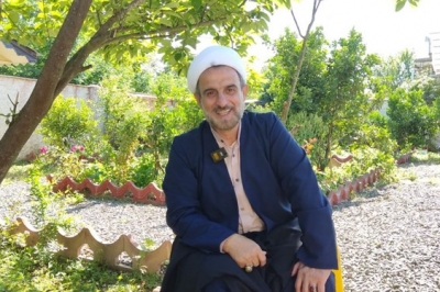 خاطرات یک حاج آقا: سیلی زدن به صورت یک زن بیهوش!