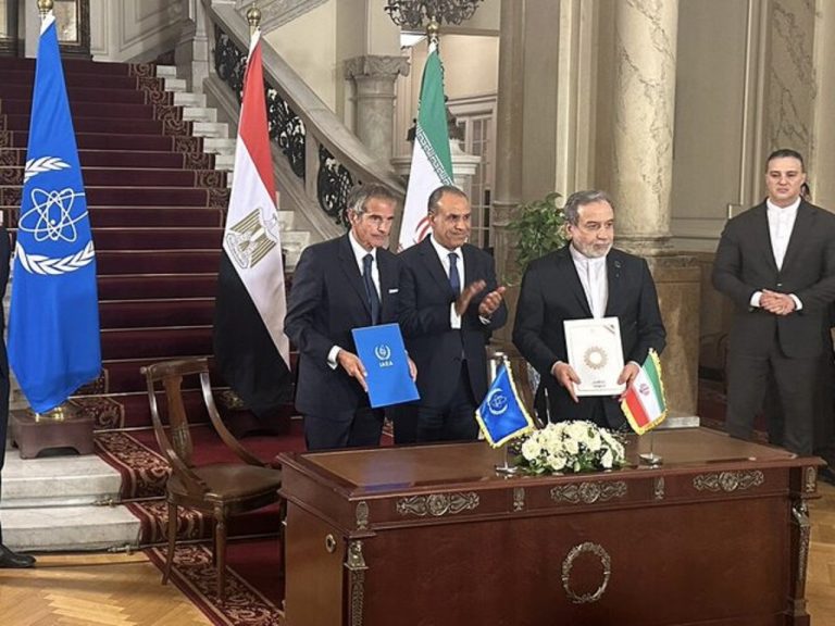 عراقچی: توافق ایران و آژانس کاملا با قانون مجلس منطبق است