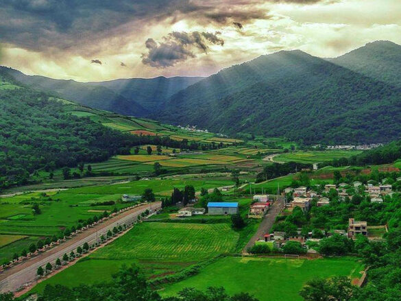 سیاهکل و چشم انداز تبدیل به قطب بزرگ گردشگری، کوهستانی ایران در شمال شرق گیلان