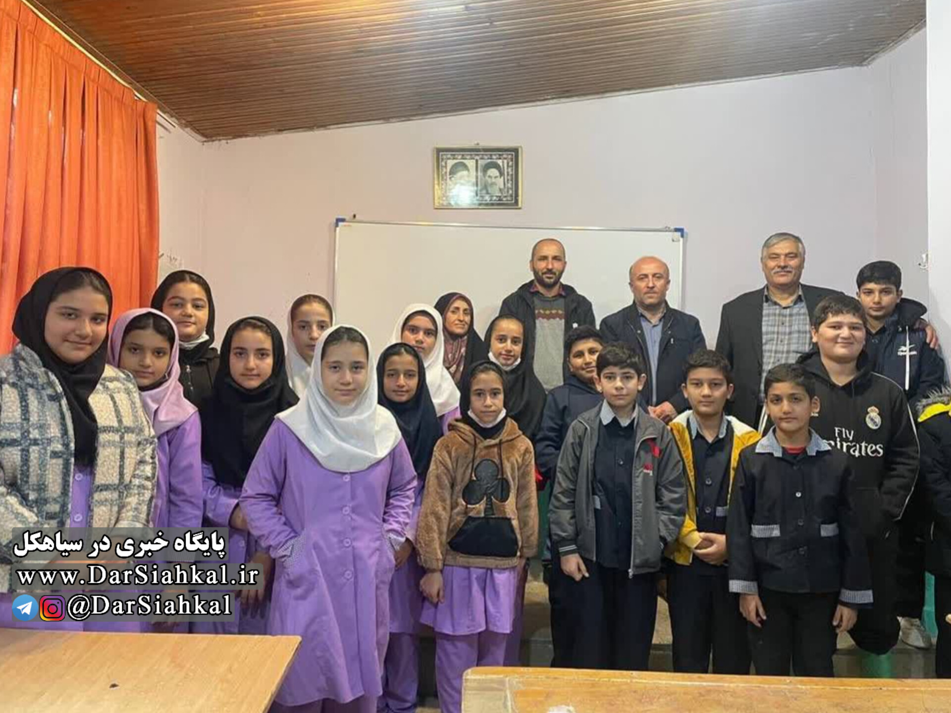 ترویج فرهنگ کتابخوانی در دبستان شهدای تازهآباد سیاهکل