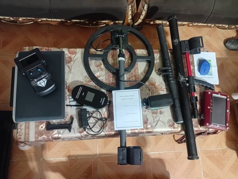 دستگیری اعضای باند حفاری غیرمجاز در سیاهکل و کشف ۴ دستگاه گنجیاب و ردیاب