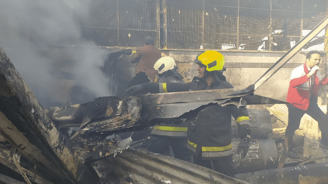 سقوط بالگرد در میدان تره بار؛ ۴ نفر به شهادت رسیدند + فیلم