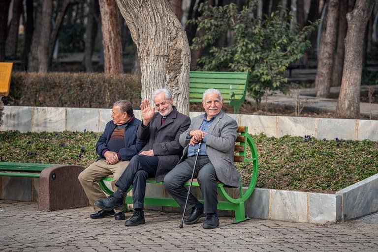 لزوم تقویت زیرساختهای درمانی، خدمات اجتماعی و مناسبسازی فضای شهری در خدمت سالمندان