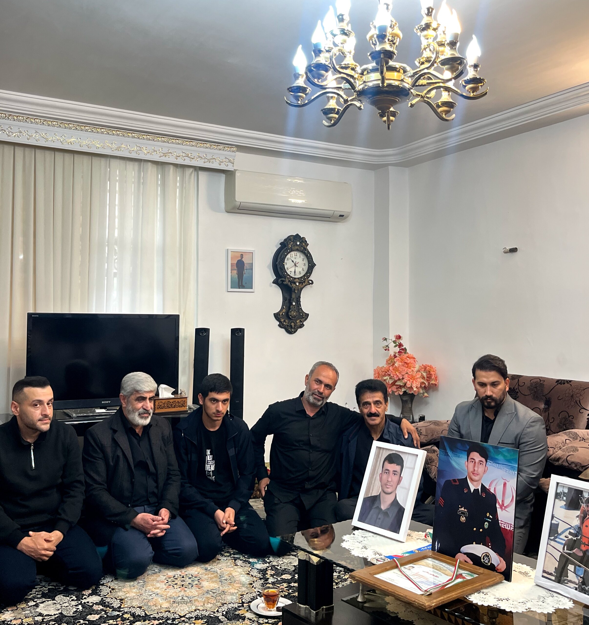 دیدار هیئت تکواندو سیاهکل با خانواده شهید محمد شکری در چهلمین روز شهادت وی